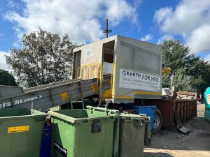 Compact Picking Cabin